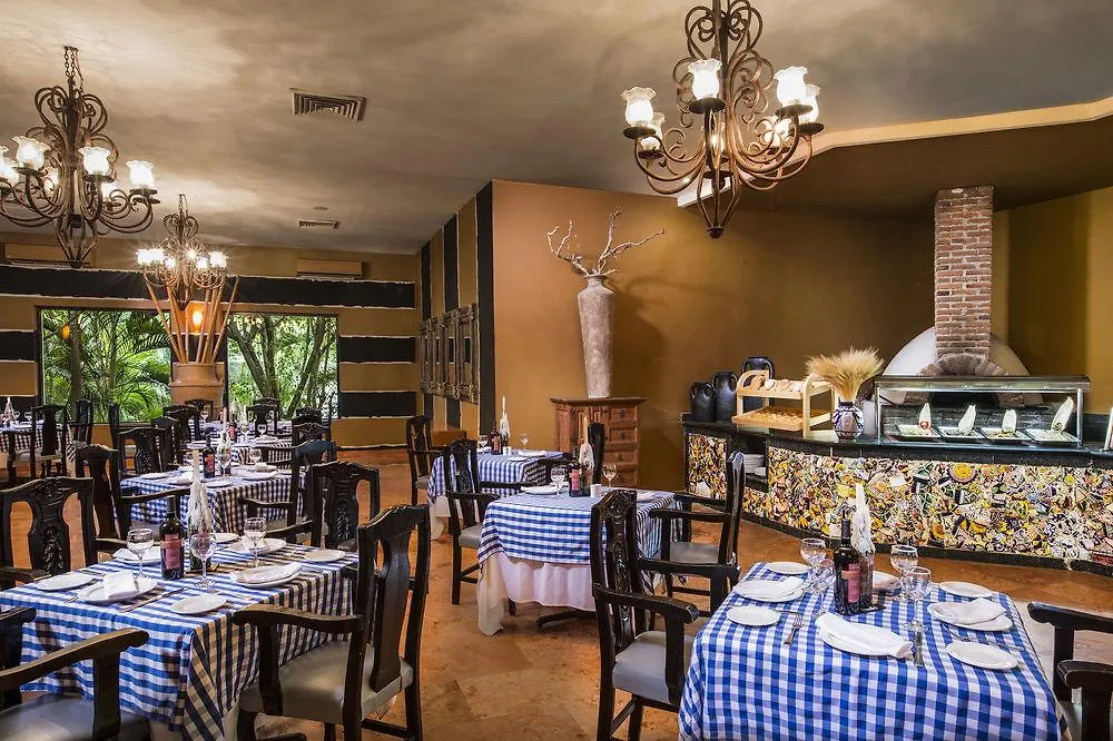 فندق Oasis Tulum Lite أكومال