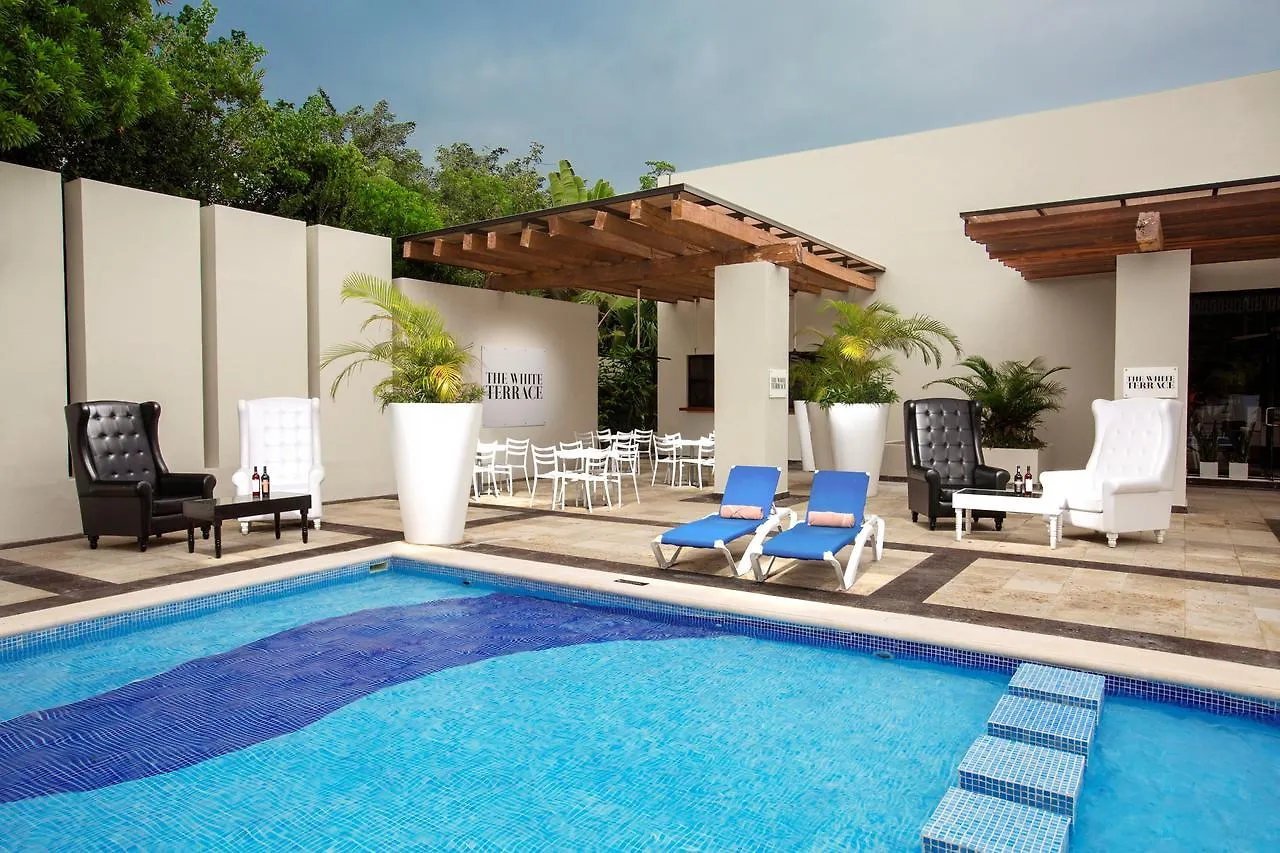 فندق Oasis Tulum Lite أكومال